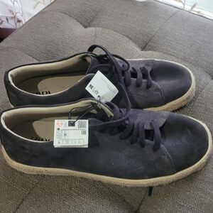Zara Men's Dark Gray Suede Lace-Up Sneakers